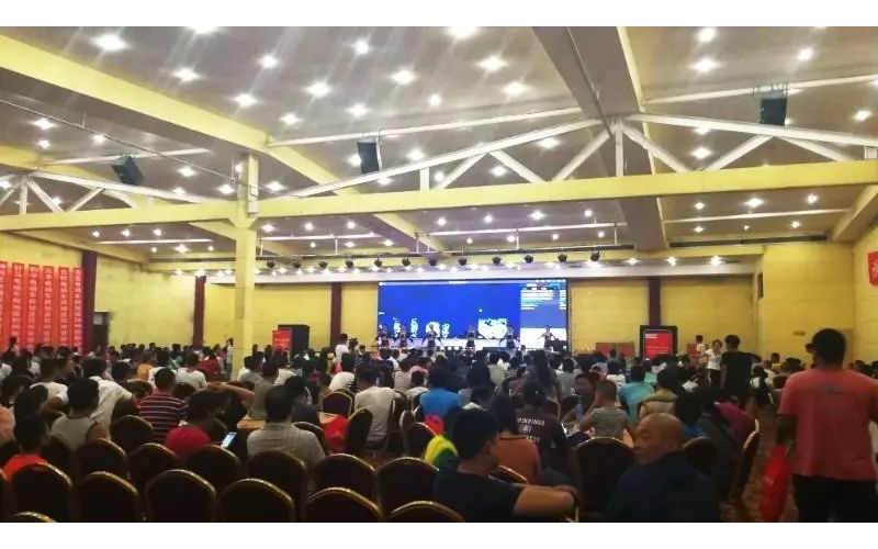 鄭州客戶答謝會太火爆!近1000人參會！半個(gè)小時(shí)訂貨突破1萬組！